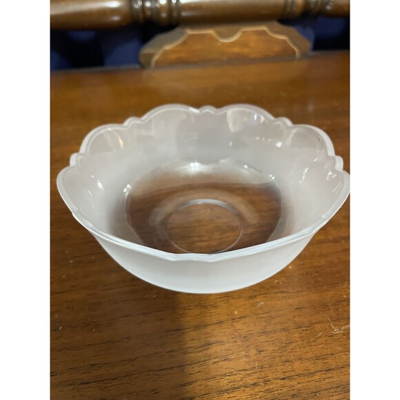 Vintage Mid-Century Modern Round Dessert Bowl Half-frosted With Scalloped Edge - Picture 3 of 4